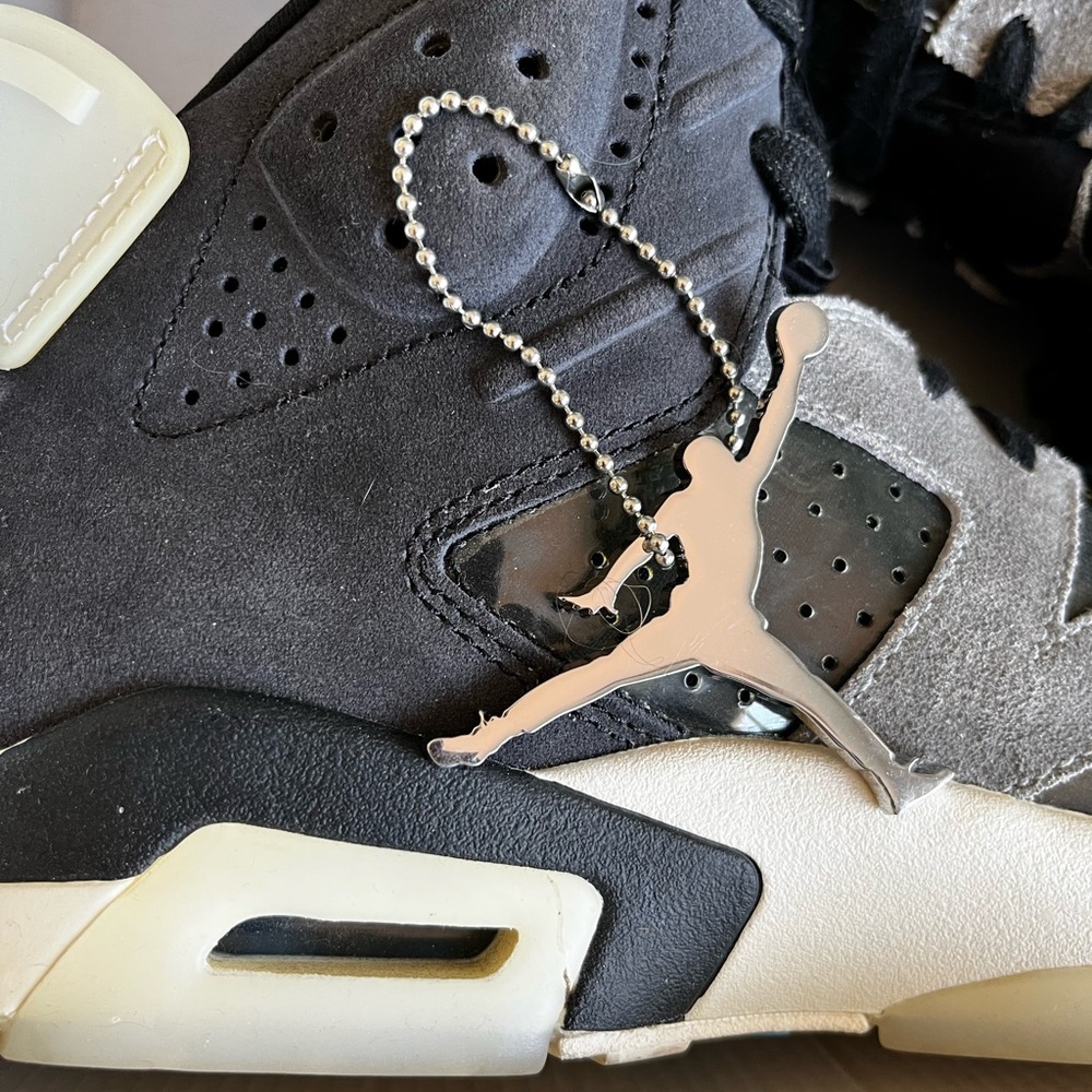 Nike Women’s Air Jordan Retro 6 Black White Smoke Grey Tech Chrome’ CK6635-001